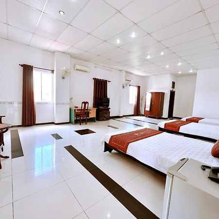 Truc Hoang Ha Hotel Kon Tum Екстер'єр фото