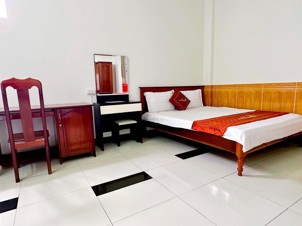 Truc Hoang Ha Hotel Kon Tum Екстер'єр фото