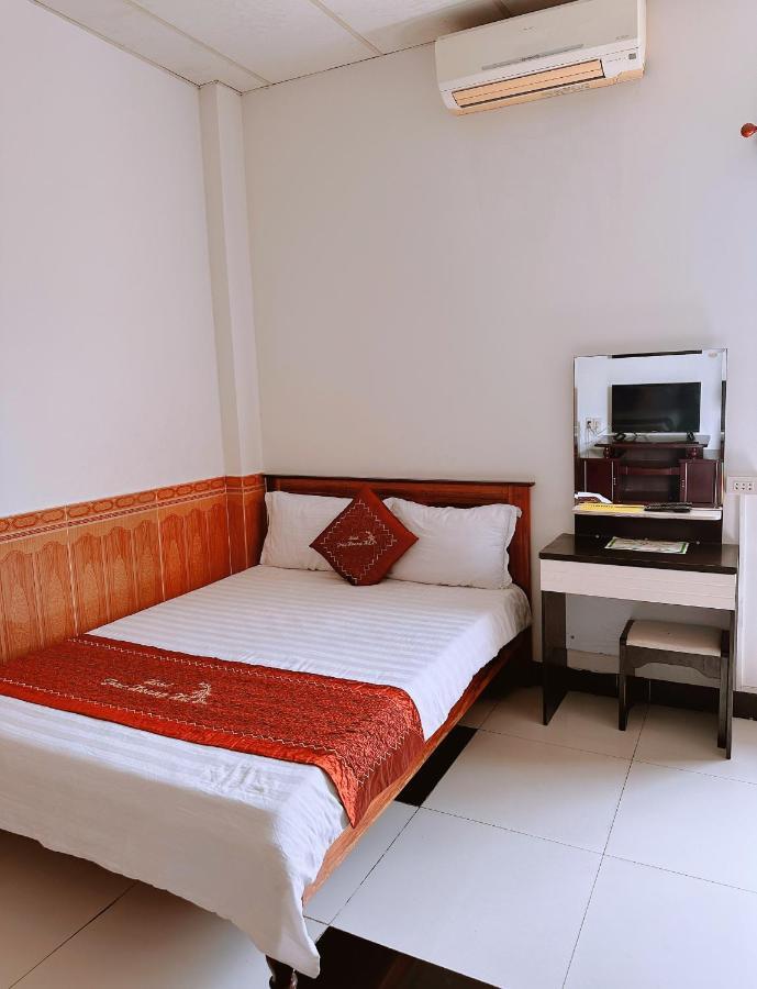 Truc Hoang Ha Hotel Kon Tum Екстер'єр фото