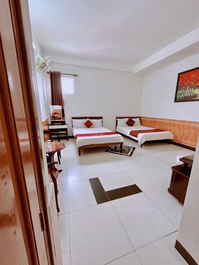 Truc Hoang Ha Hotel Kon Tum Екстер'єр фото