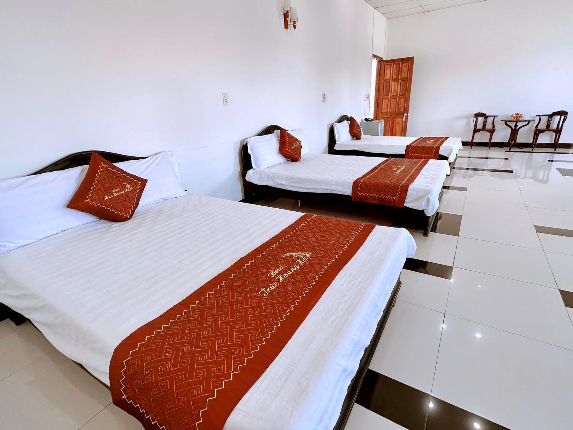 Truc Hoang Ha Hotel Kon Tum Екстер'єр фото