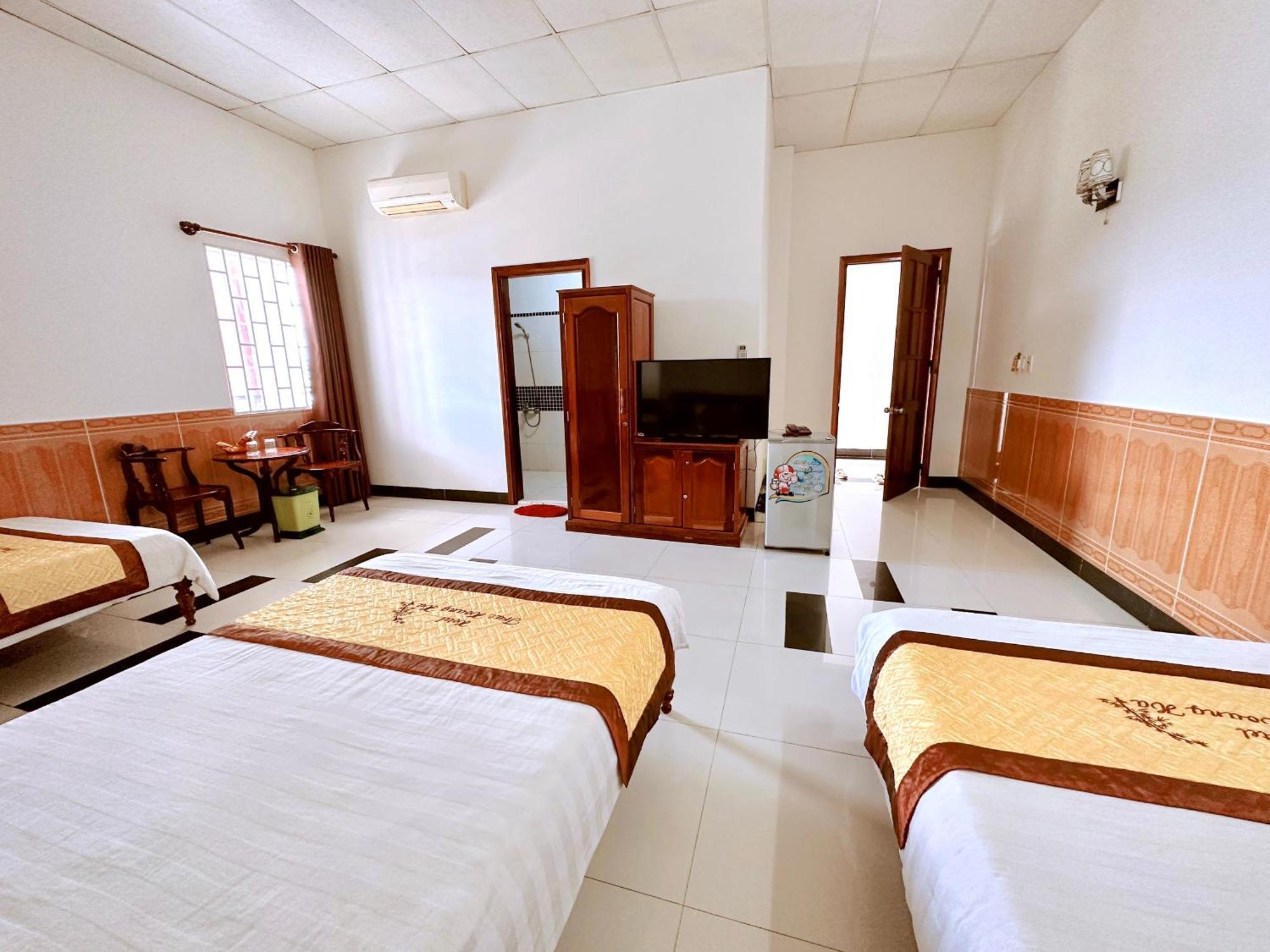Truc Hoang Ha Hotel Kon Tum Екстер'єр фото