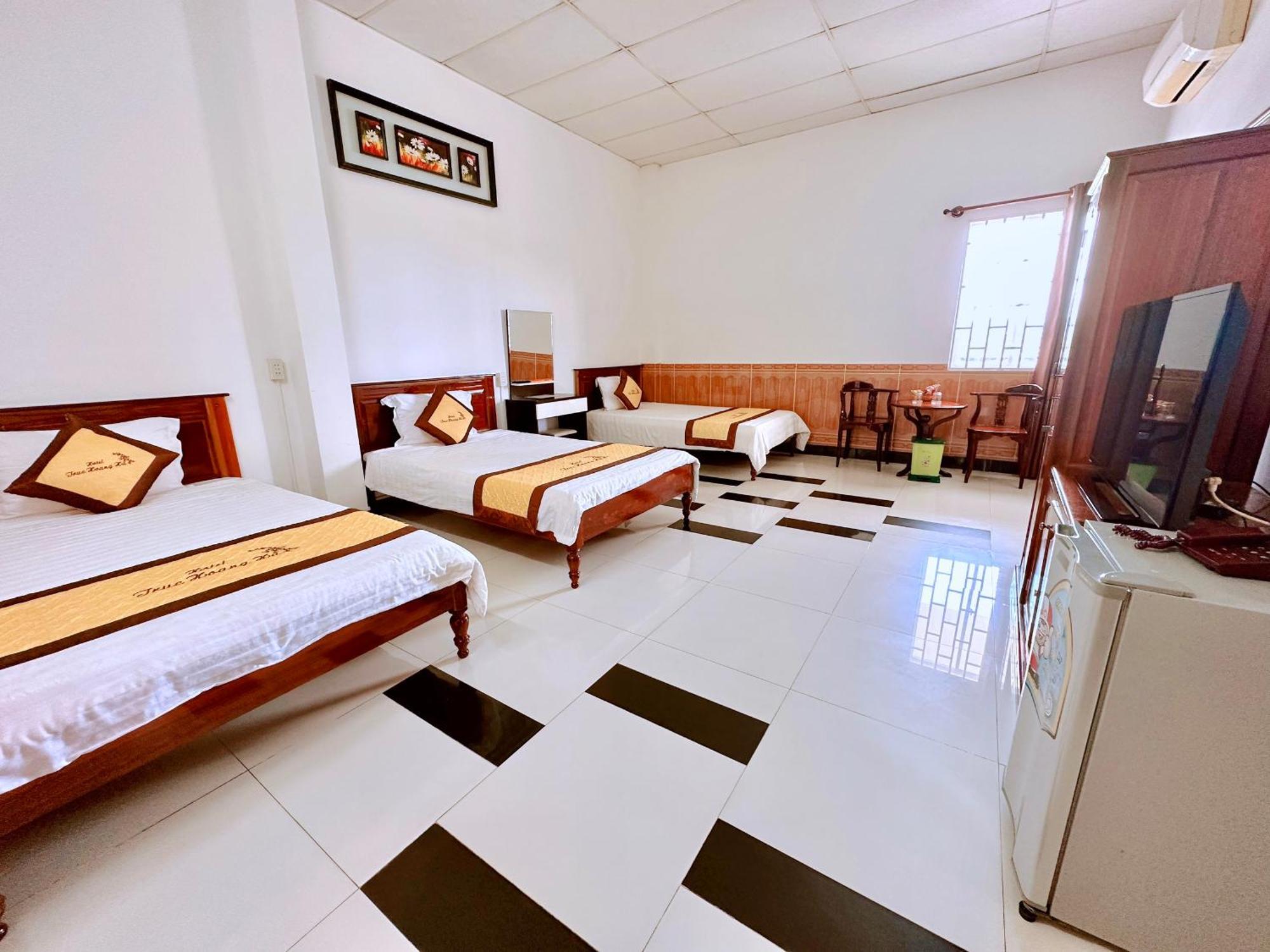 Truc Hoang Ha Hotel Kon Tum Екстер'єр фото