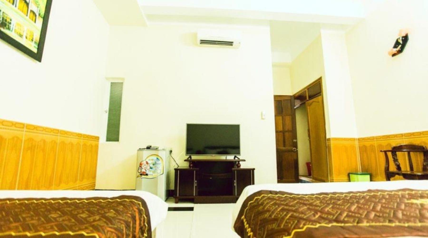 Truc Hoang Ha Hotel Kon Tum Екстер'єр фото