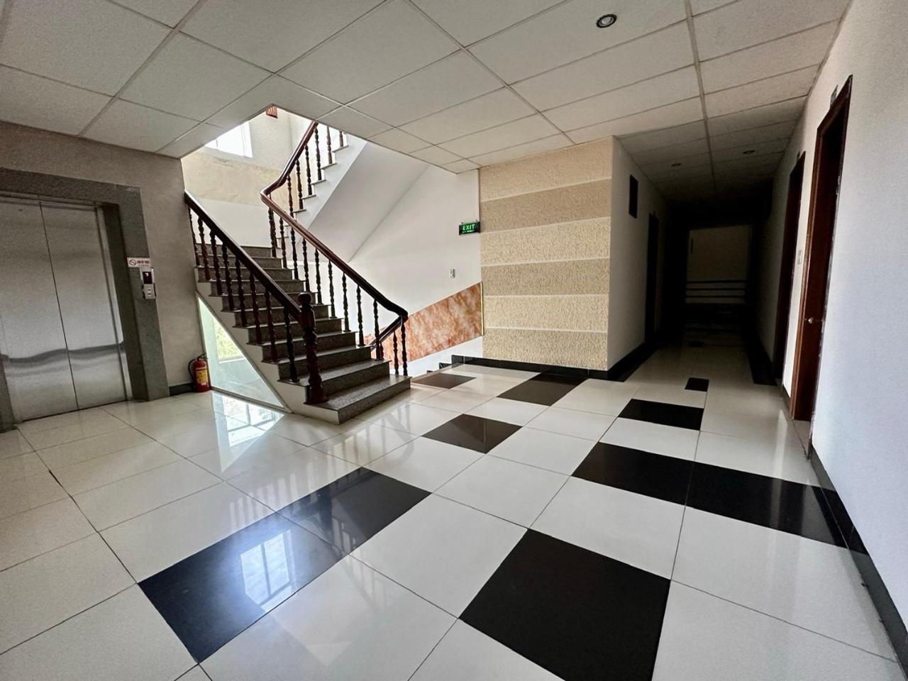 Truc Hoang Ha Hotel Kon Tum Екстер'єр фото