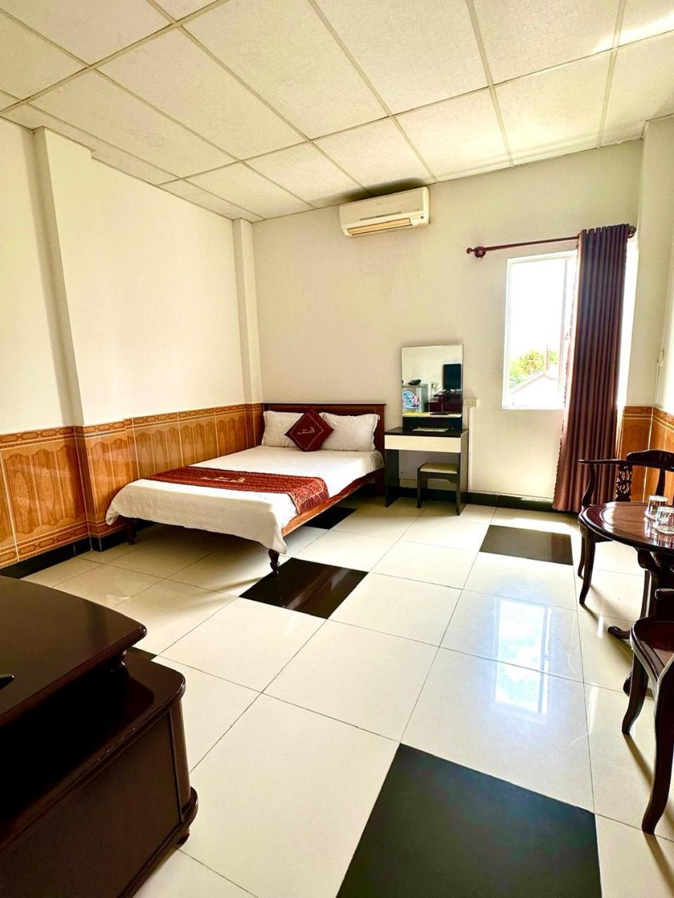 Truc Hoang Ha Hotel Kon Tum Екстер'єр фото
