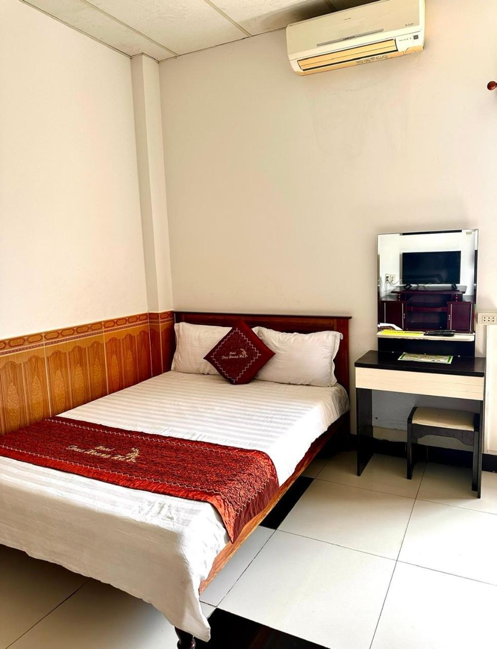 Truc Hoang Ha Hotel Kon Tum Екстер'єр фото